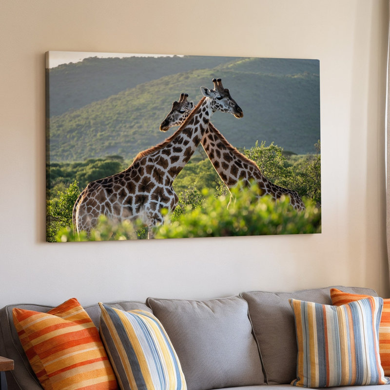 Toile, deux élégantes girafes debout gracieusement entrelacées dans un art mural vert luxuriant, H 18 po x l 24 po
