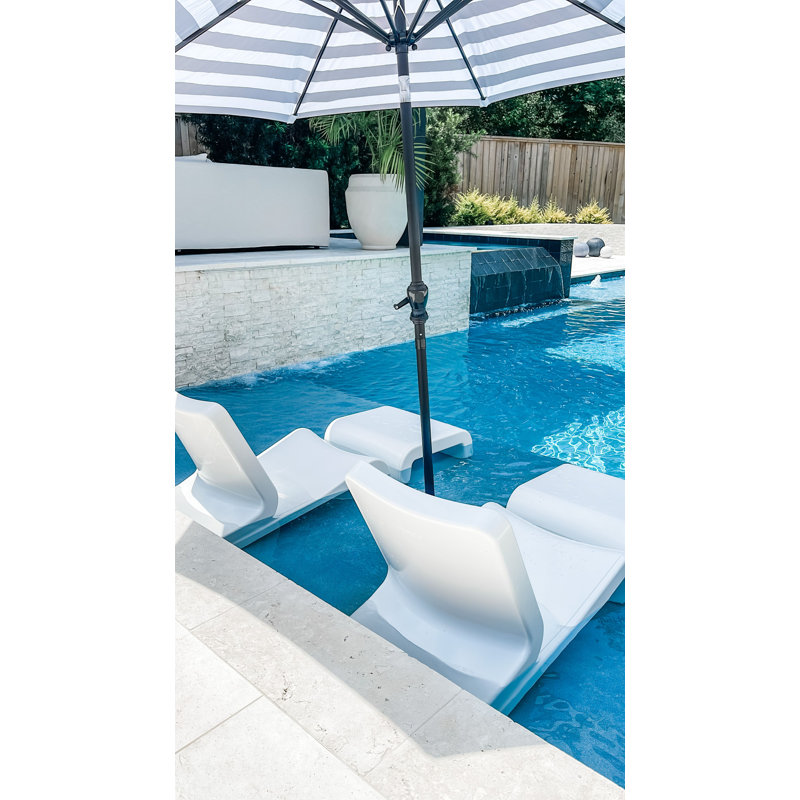 Line Outdoor Lounge Chair, Highcloud White