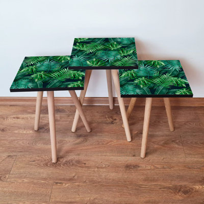Ensemble de 3 tables gigognes modernes, finition verte, 13,8 po x 20,5 po x 13,8 po | 100% panneau de fibres à densité moyenne avec pieds en bois de hêtre, parfait pour le salon et le bureau | Conception élégante et fonctionnelle pour des solutions peu encombrantes