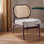 Chaise d'appoint en rotin, chaise de salon rembourrée avec dossier en rotin et structure en bois, chaise de lecture moderne de style Mid-Century pour le salon, la chambre à coucher