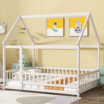Lit en bois avec structure de toit, garde-corps de sécurité pour chambre à coucher
