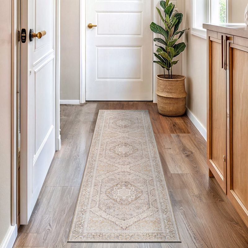Tapis beige à motif antidérapant Valora, Tapis de couloir 2 pi 6 po x 8 pi