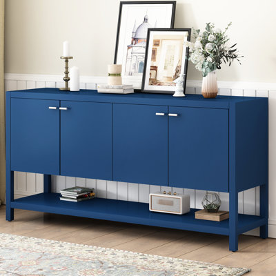 Console spacieuse avec des matériaux et un potentiel décoratif polyvalent pour la présentation de la maison