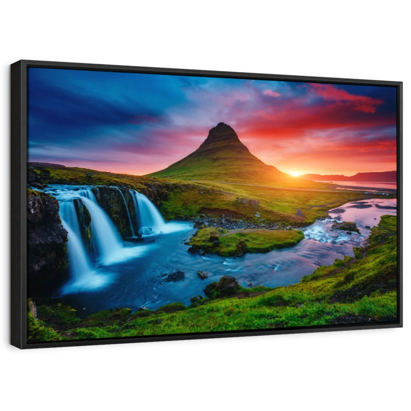 «Kirkjufell Volcano Waterfall», reproduction sur toile, H 9 po x l 13 po