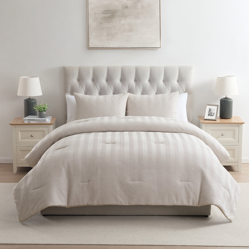 VCNY Home Herringbone 3-Piece Blue Microfiber Comforter Set, Queen Comforter + 2 Standard Shams, Tan