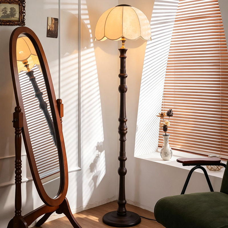 Tissus beige-blanc + brun-noisette + lampes sur pied en bois massif, Brun noyer