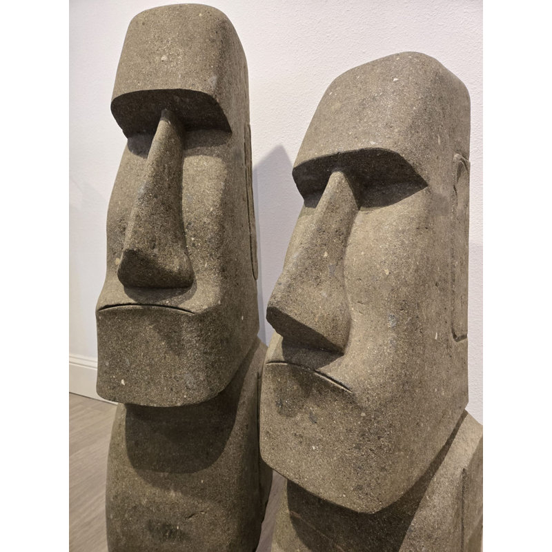 Statue moai verte en pierre de lave, H 48 po x l 15 po x P 15 po