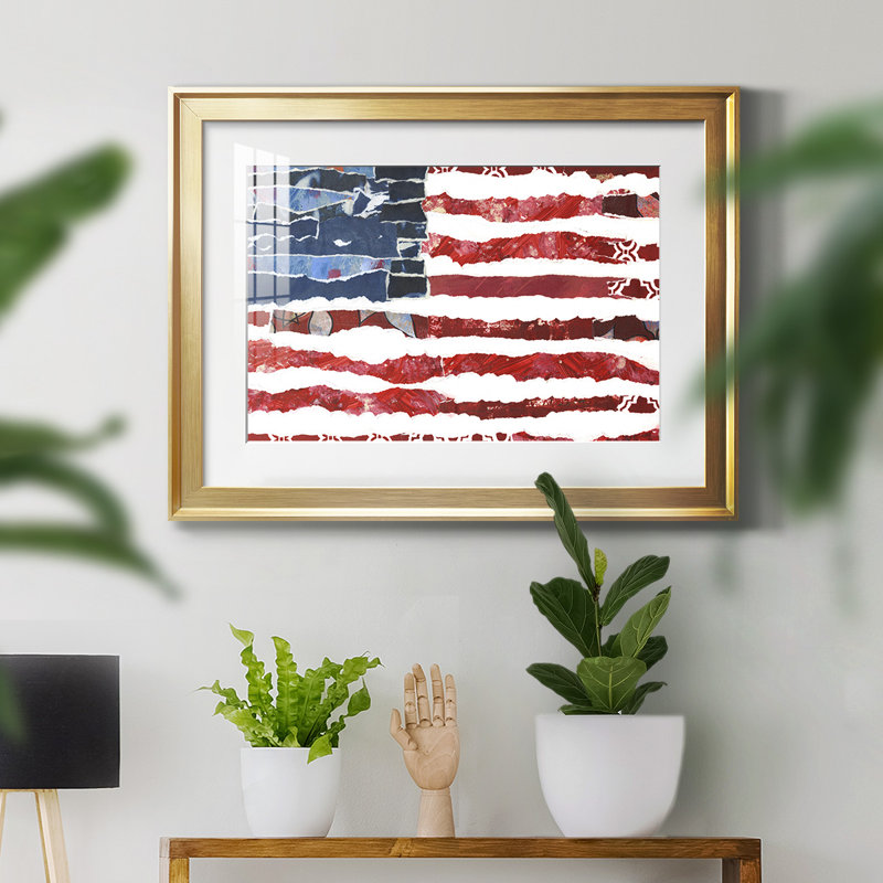 Patriotic Collage Flag - reproduction de cadre photo, L 42,5 po x H 30,5 po, Or