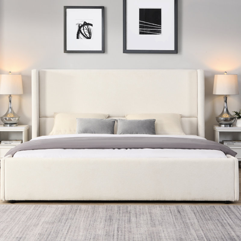 Très grand lit à oreilles très grand, tissu d'ameublement en tissu, structure, tête de lit haute pour lire et travailler confortablement dans un lit tapissier de conception moderne, s'usant de larmes, s'agence bien au décor de la chambre à coucher