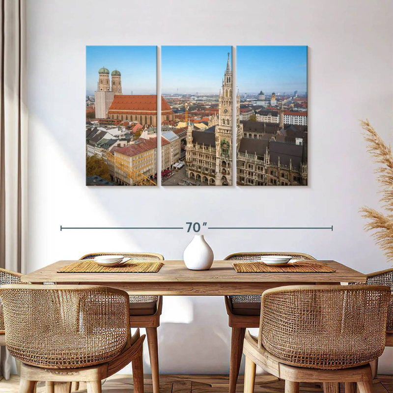Monstre de la ville de Munich, H 36 po x l 57 po