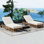 Chaise longue de patio en rotin avec dossier à 5 positions, coussin et roulettes pour la piscine, la cour, le jardin