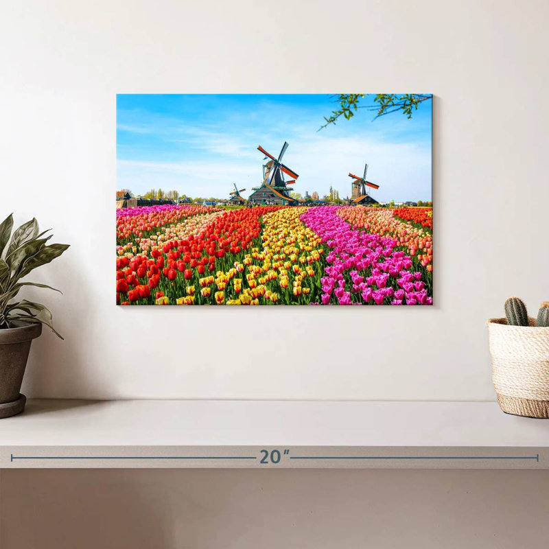 Harnek Windmills Beyond Tulips, H 8 po x l 12 po