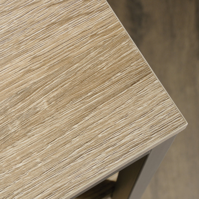 Grande bibliothèque en bois avec tablettes ouvertes, brun