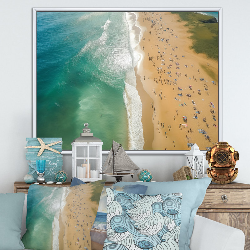 Vue aérienne de la plage côtière verte 3 - Art mural plage et océan, Cadre flottant blanc, H 12 po x l 20 po x P 1 po