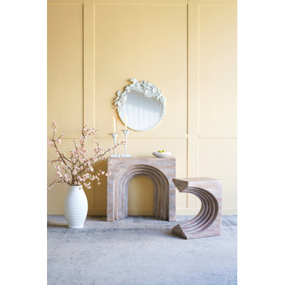 Console sculpturale arquée 32,3 x 14,2 x 29,9 po avec finition faux travertin