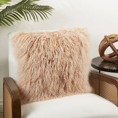 Coussin décoratif carré avec sa housse en laine d'agneau Iyana