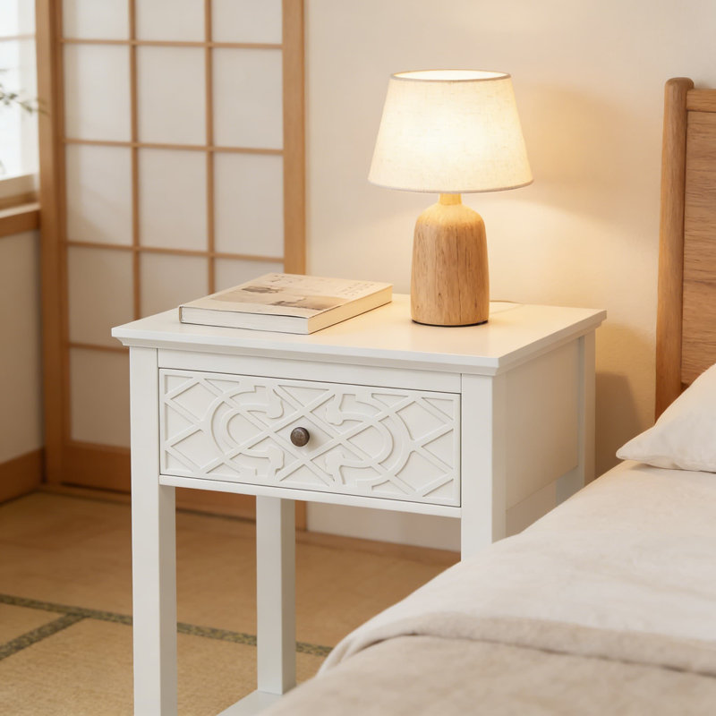 Table de chevet Farmhouse avec tiroir et tablette, structure en bois massif fabriquée à la main avec motifs sculptés, tiroirs pré-assemblés pour une installation facile, table de chevet rétro blanche pour la chambre à coucher