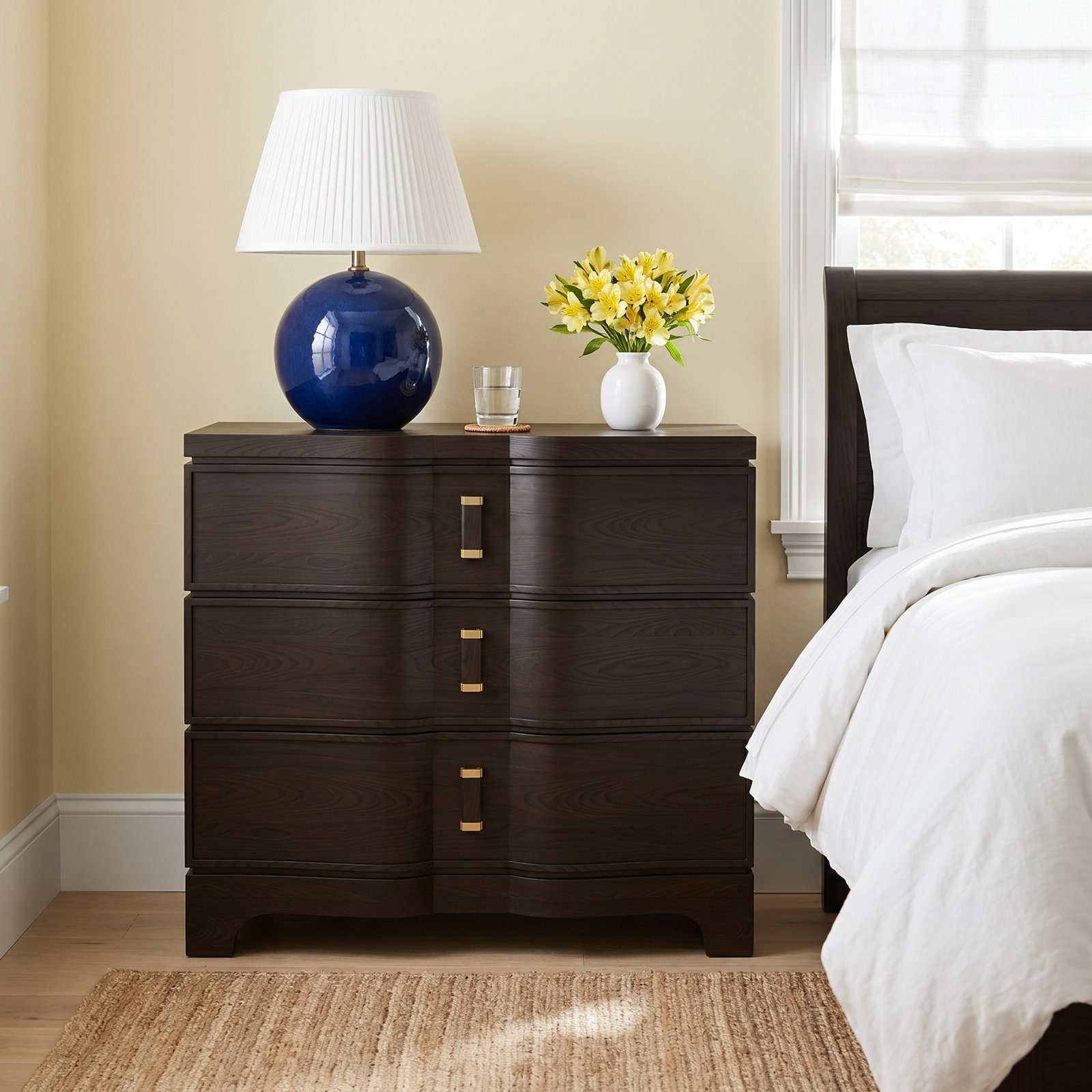 Nina Oak Nightstand