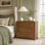 Table de chevet en bois massif avec 3 tiroirs, table de chevet large de 31,5 po pour la chambre à coucher (2 pièces)-132919202