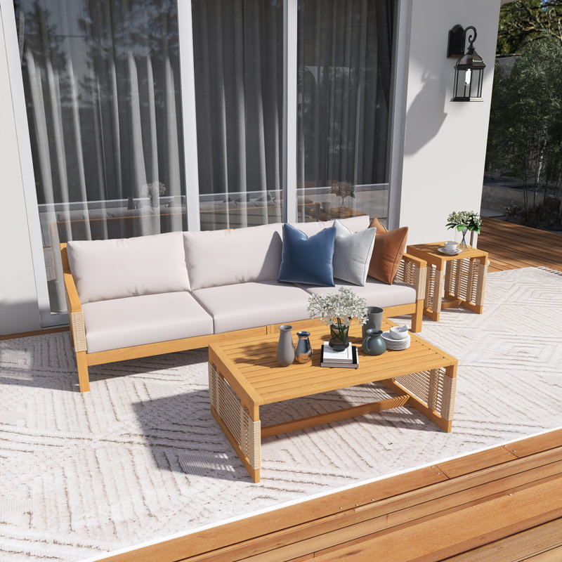 Ensemble de canapé de patio 3 pièces en bois d'acacia d'aspect teck avec coussins beiges, ensemble de conversation en corde tissée à la main avec table d'appoint et table basse pour le jardin, la cour arrière, la piscine