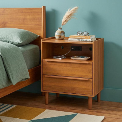 Table de chevet en noyer massif de 66 cm (26 po) avec deux tiroirs, port USB et technologie intégrée