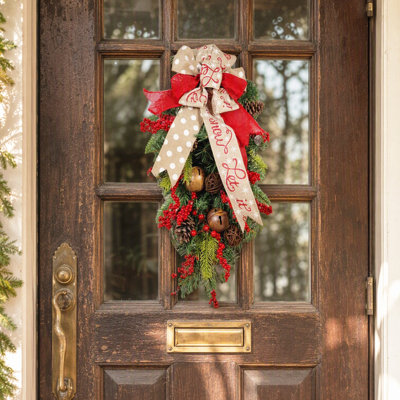 Décoration de porte artificielle de Noël de 45 cm avec baies rouges, branches de pin et noeud, à suspendre pour la porte d'entrée, le porche et les murs.