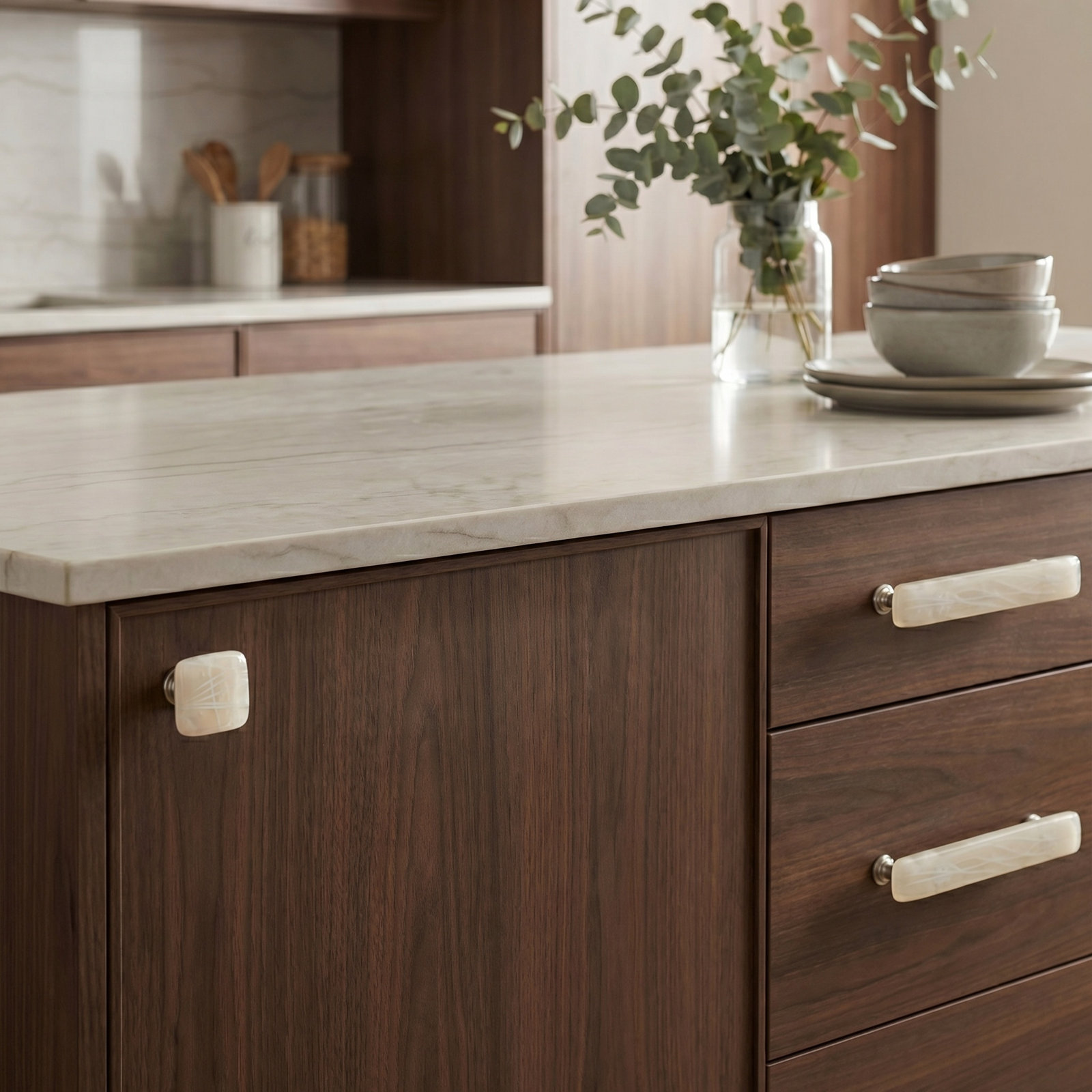 Cirrus Rectangular Cabinet Knob, Vanilla/White Mardi Gras/Oil Rubbed Bronze