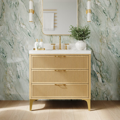 Meuble-lavabo sur pied en chêne massif de 36 po x H 35 po avec comptoir en quartz Calacatta, pieds en acier inoxydable doré et lavabo simple encastré en céramique