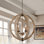 Lustre sphérique unique à 4 lumières avec accents en bois