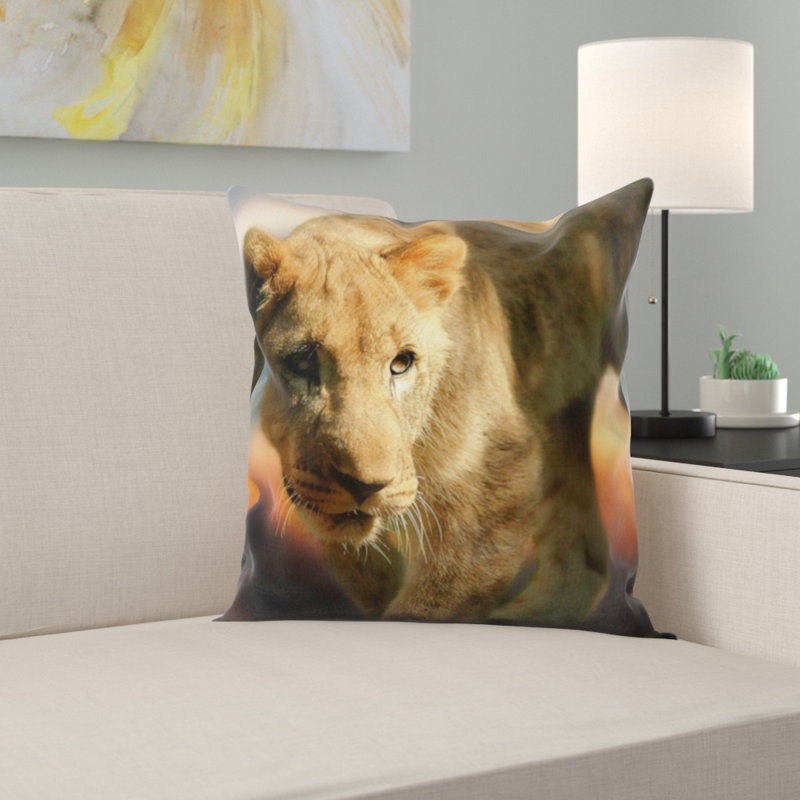 Coussin en peluche lion