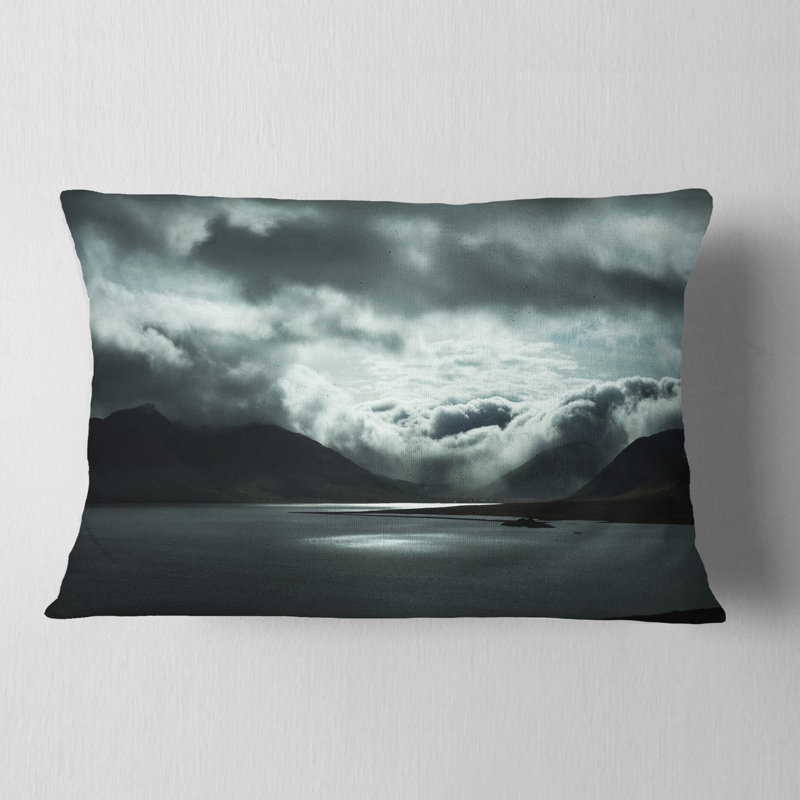 Orage de mer, l’islande dans le coussin lombaire d’été