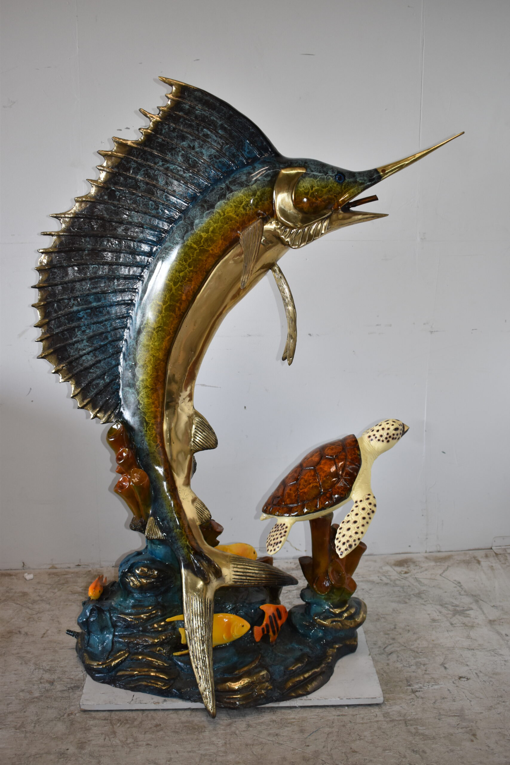 Rosecliff Heights Bianka Fish And Sea Life Animals Metal Garden Statue ...