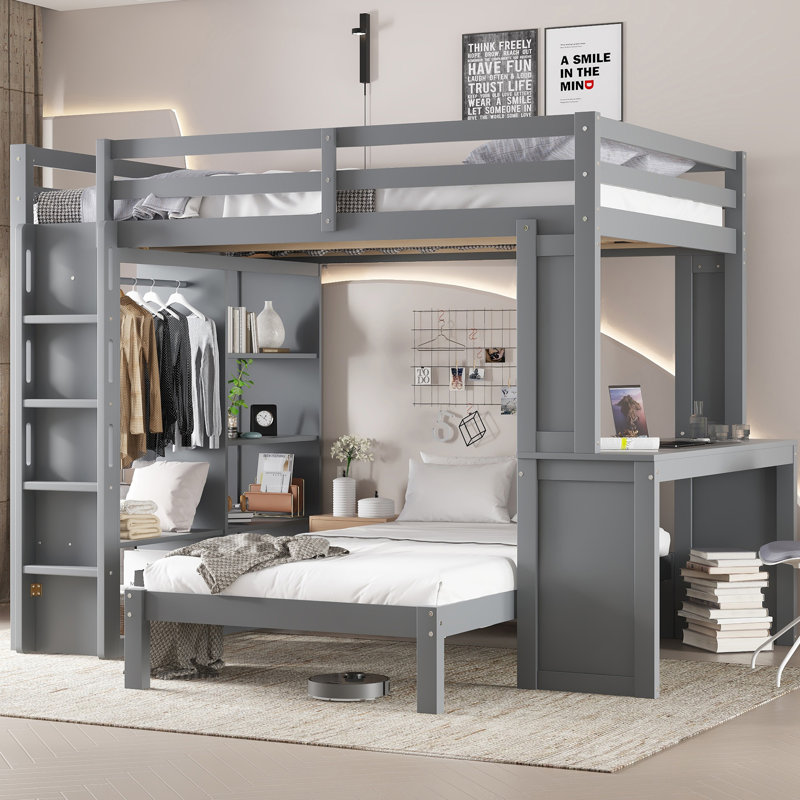 Grand lit superposé au-dessus d'un lit simple en bois, gris