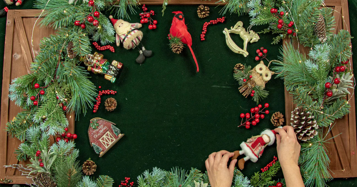 Sunnydaze Holly Jolly 50-Piece Assorted Christmas Ornament Kit