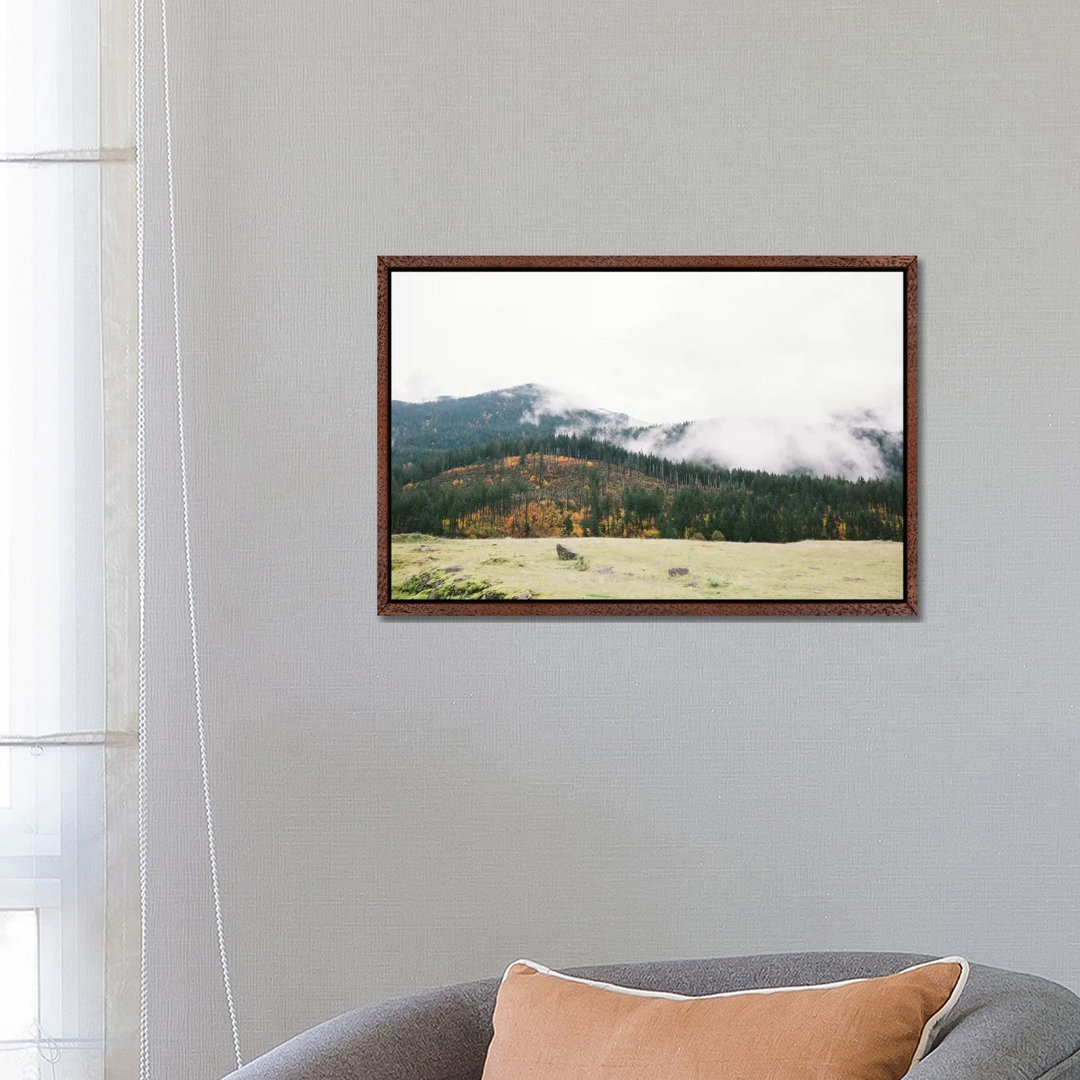 Berge, Portland, Oregon von Lovelylittlehomeco - Gallery-Wrapped Canvas Giclée on Canvas