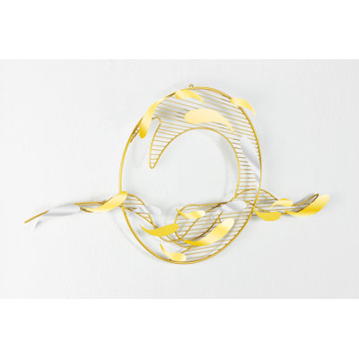 Wall sculpture ride on the wave