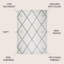 Tapis blanc / gris à motif de losanges minimalistes Bertrice-72493386
