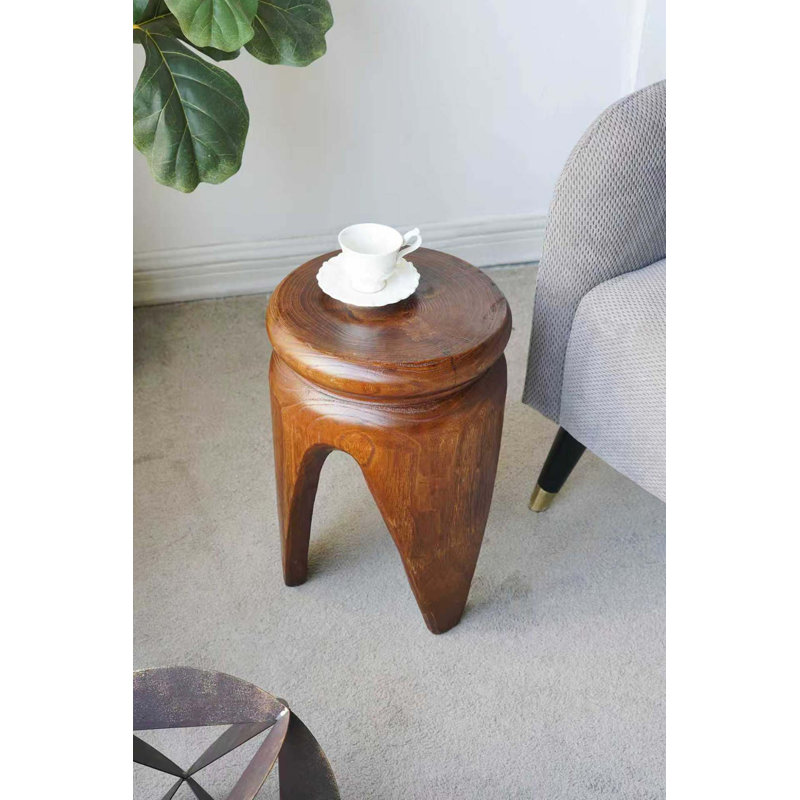 Table d'appoint en bois de paulownia sculptée à la main avec charme tribal asiatique