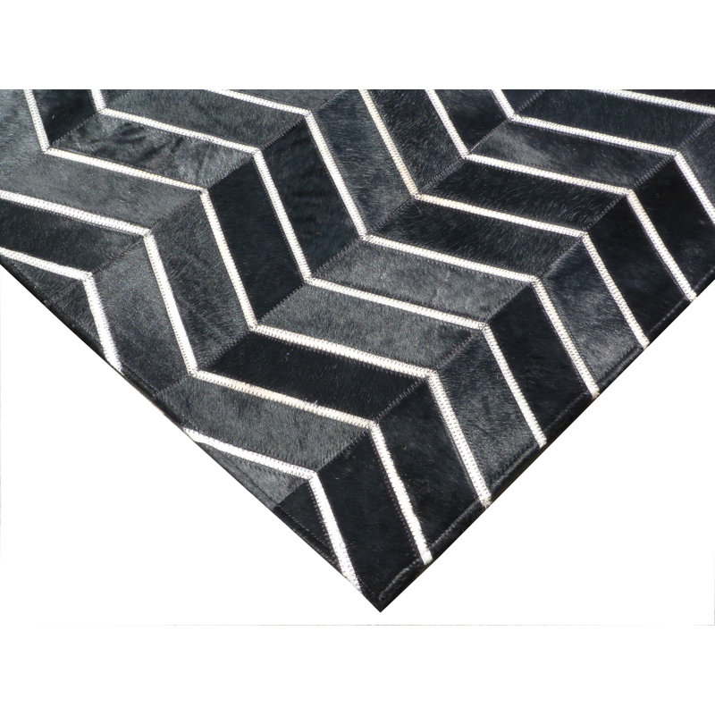 Natural Hide Cowhide Chevron Area Rug, Rectangle 11'6" x 14'6"