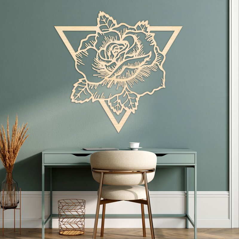 Décoration murale triangulaire avec rose - bouleau baltique naturel, H 30,5 po x l 32 po x P 0,25 po