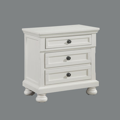 Kynsleigh 29.25'' Tall 3 - Drawer Nightstand