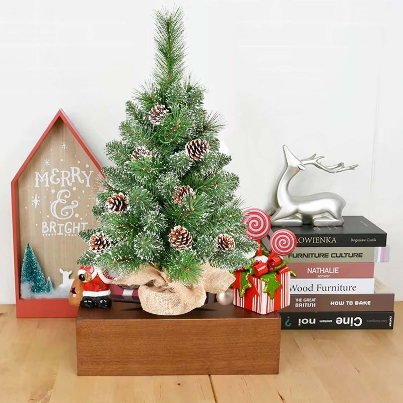 Arbre de Noël de table 2 pi avec aiguilles de pin, 30 lumières à DEL blanc chaud, minuterie, fonctionnement à piles, 52 pointes blanches brossées et pommes de pin