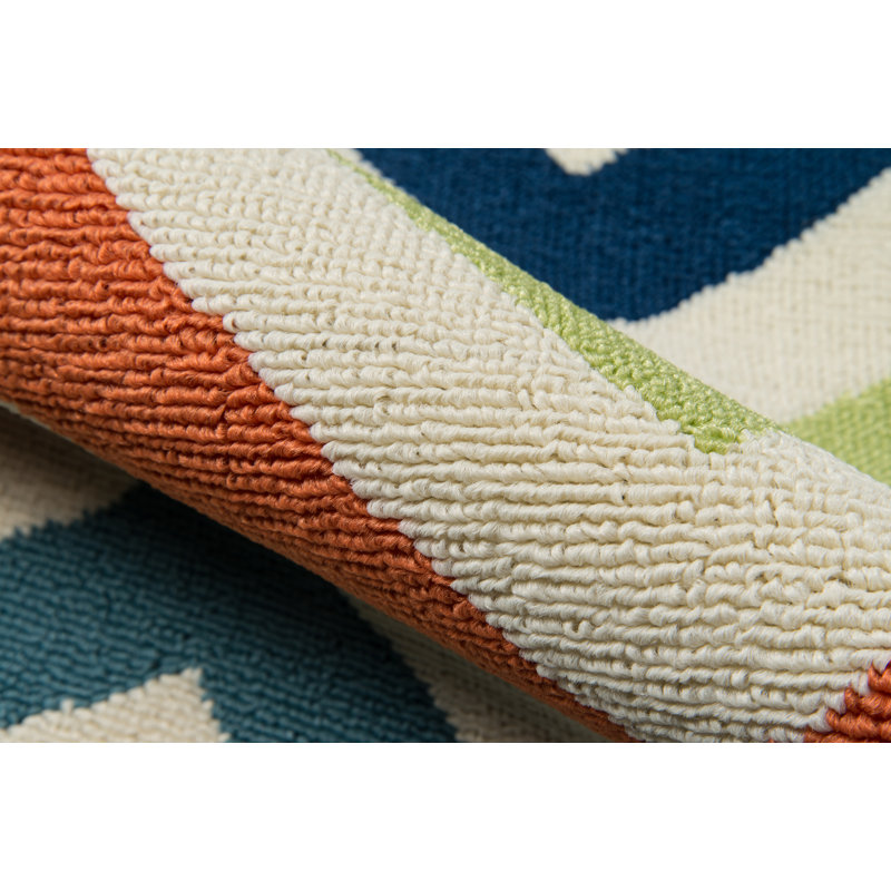 Irita Chevron Indoor / Outdoor Rug, Rectangle 5'3" x 7'6"