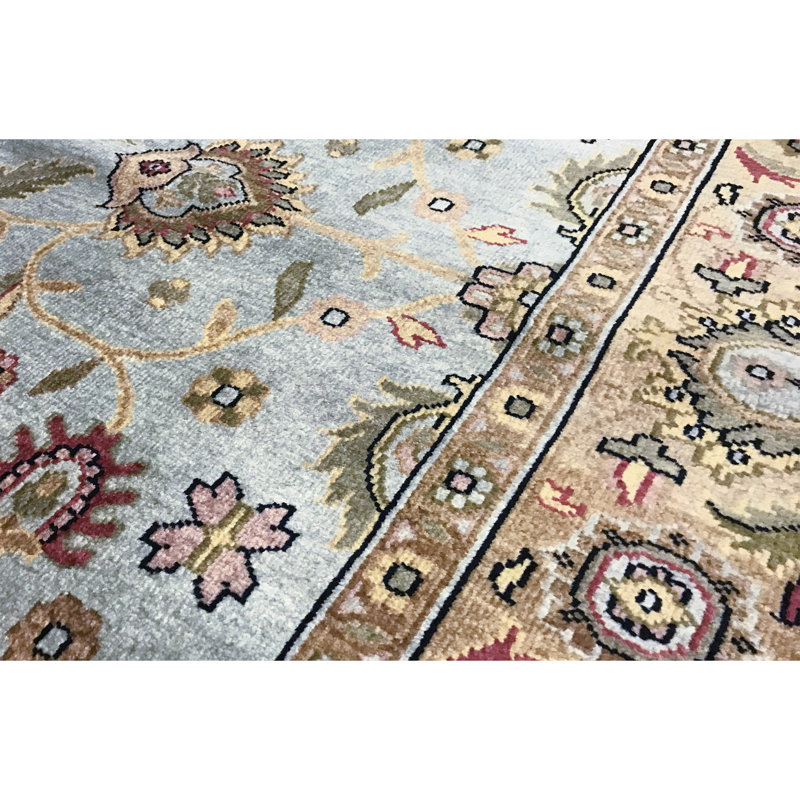 Maharajah Wool Oriental Area Rug in Gray/Brown