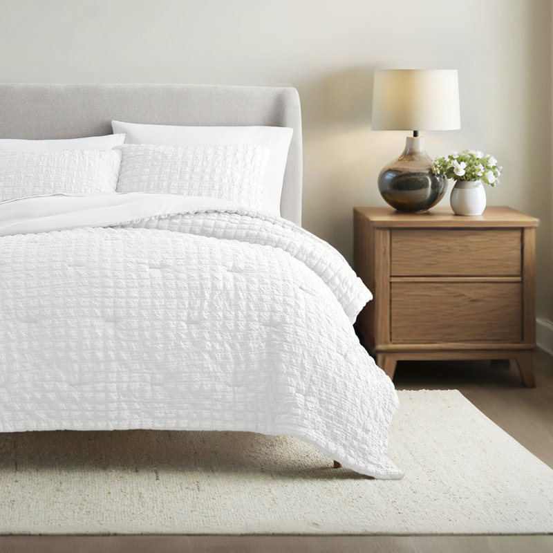 Seersucker Textured Comforter Set, Full / Queen Comforter + 2 Shams, White