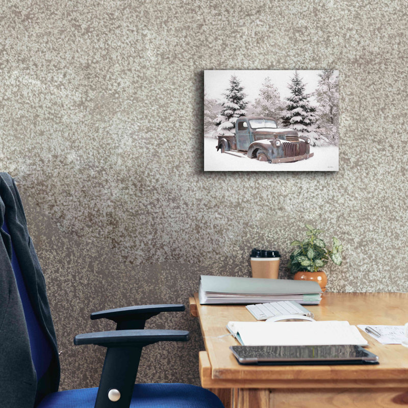 «Chevy at the Tree Farm» par Lori Deiter - photographie sur toile tendue, H 12 po x l 16 po x P 0,75 po