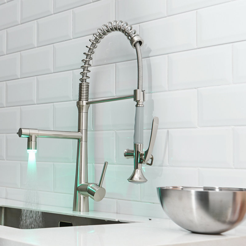 Robinet d'évier à usage intensif de style commercial, robinets de cuisine à pré-rinçage à poignée simple, robinet de cuisine nickel brossé à grande arche