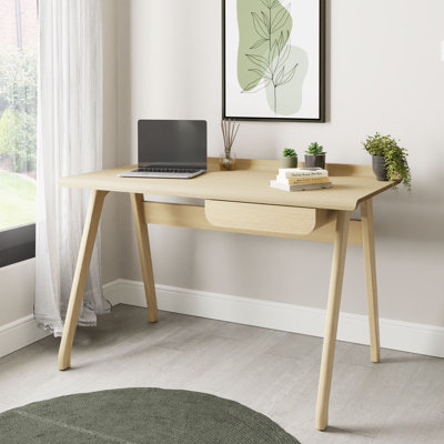 Chavanon Executive Desk