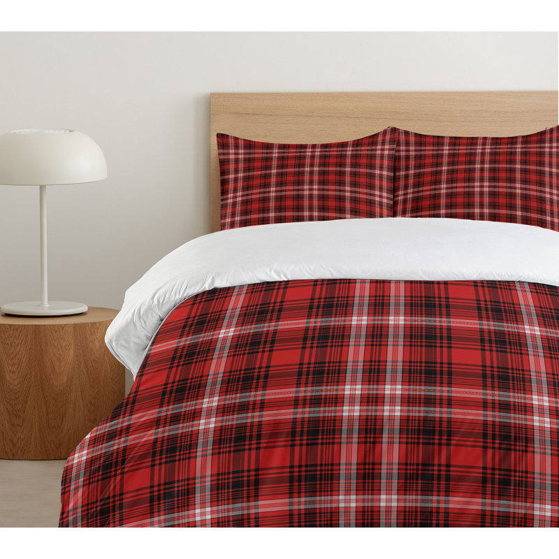 Scarlet Black White Plaid Microfiber Queen/Full Quilt Set