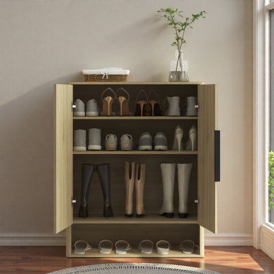 Armoire à chaussures cannelée en bois avec tablette large et tablettes réglables